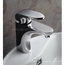 Durable sola manija de latón grifo de agua lavabo mezclador (qh3038)